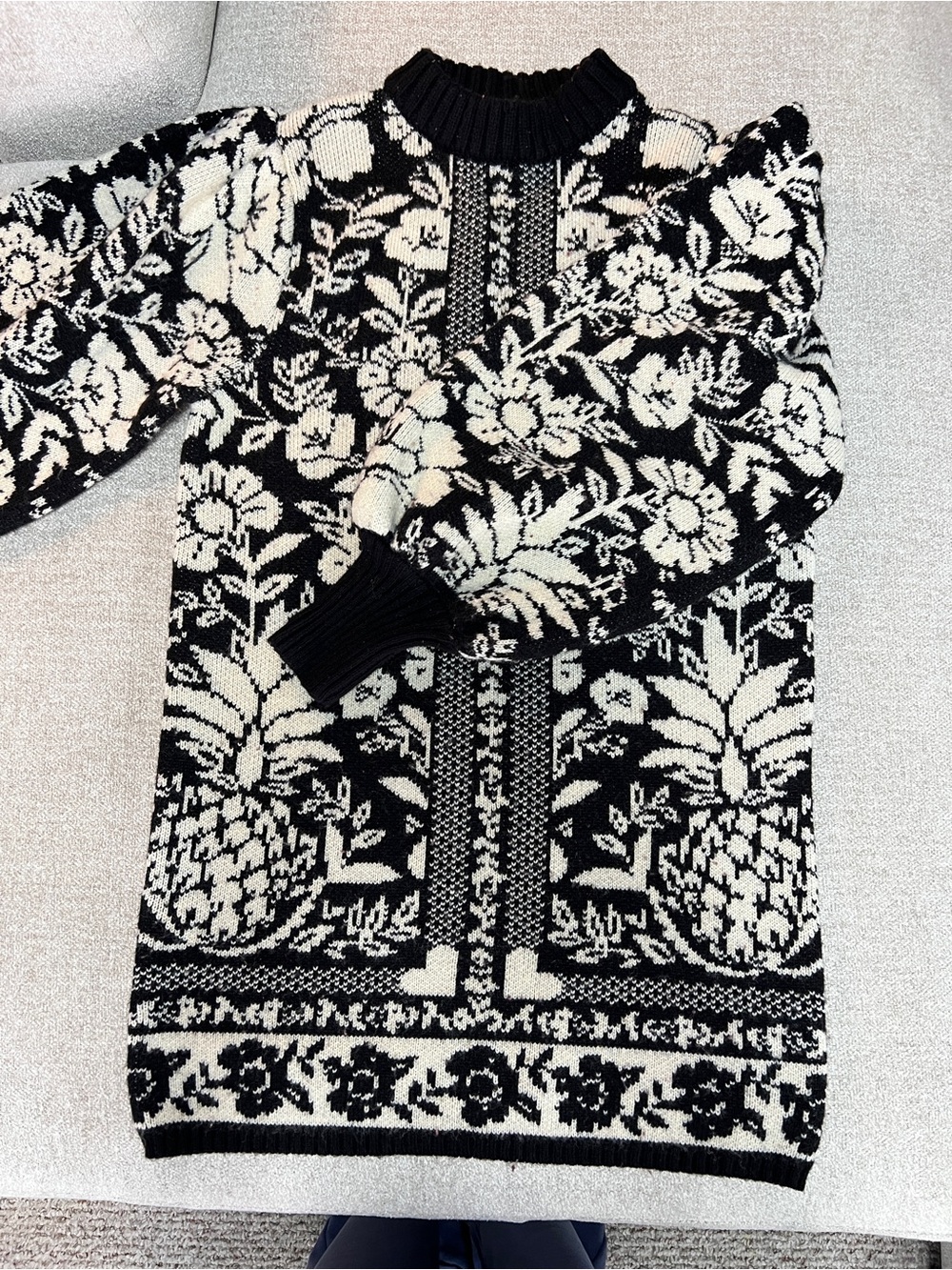 FARM Rio Pineapple Garden Mini Knit Dress. Black & Cream. Balloon sleeves. S - Picture 9 of 13